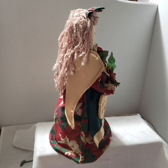 Beautiful Tree Topper Angel 12" Tall - Picture 4 of 10